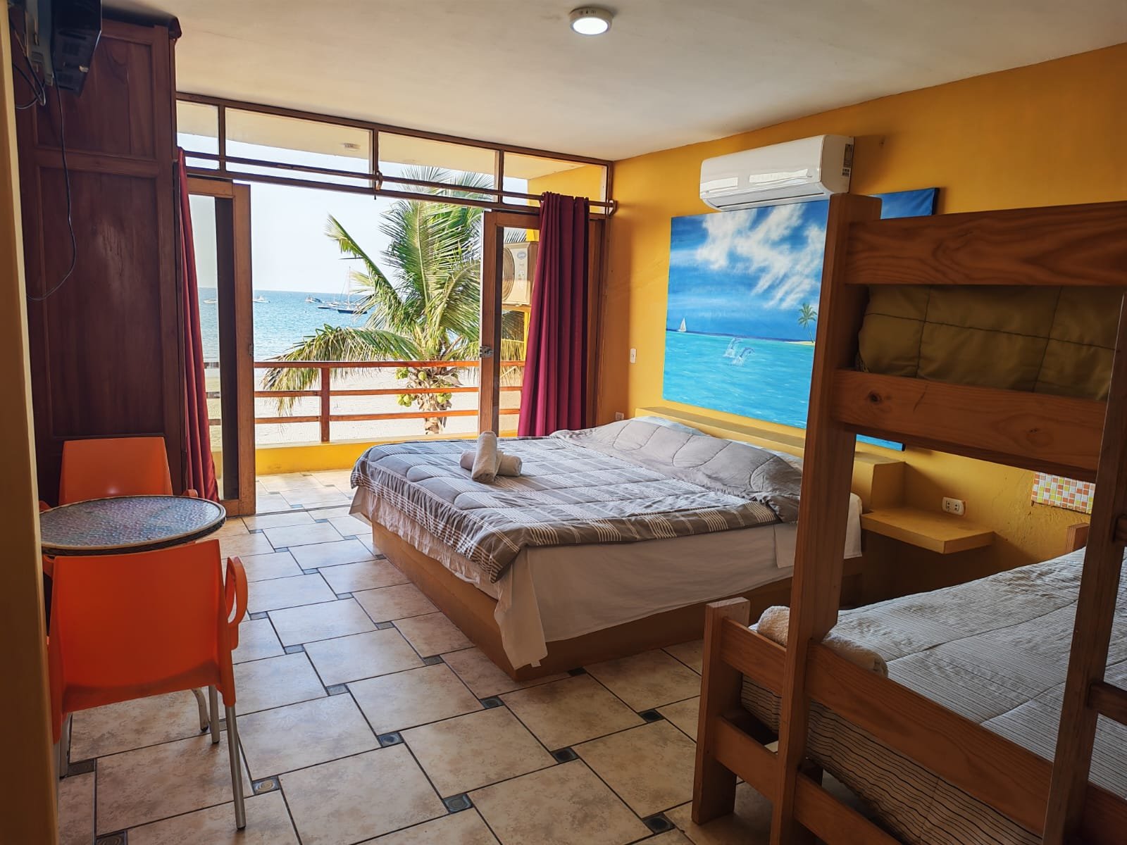 Familiar Frente al Mar